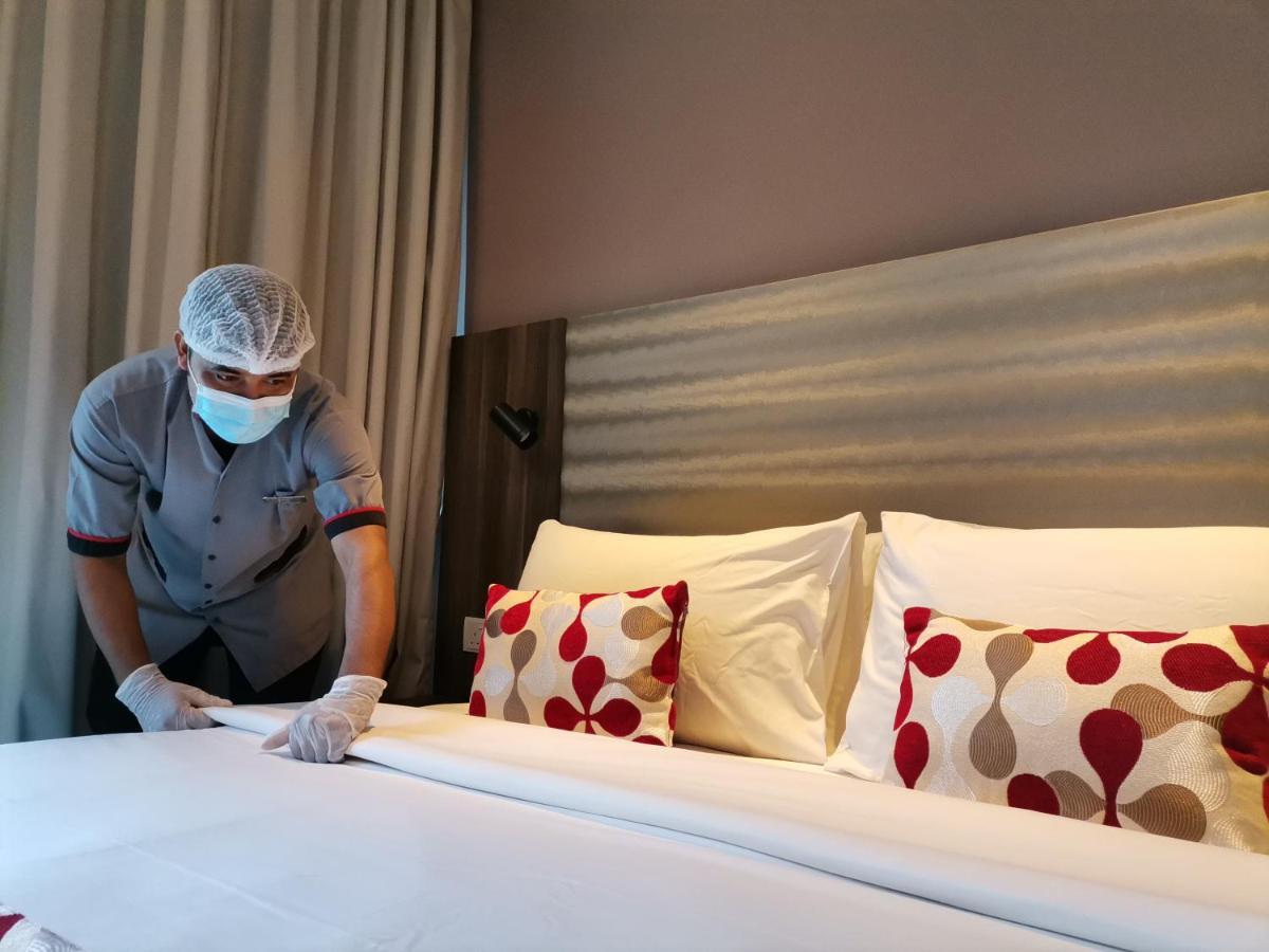 Ramada Suites By Wyndham Kuala Lumpur City Centre Kültér fotó
