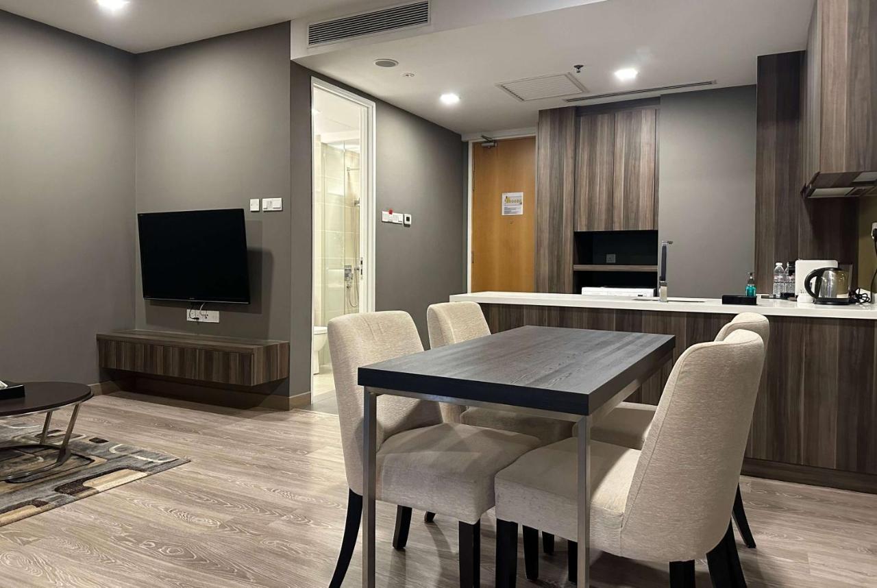 Ramada Suites By Wyndham Kuala Lumpur City Centre Kültér fotó